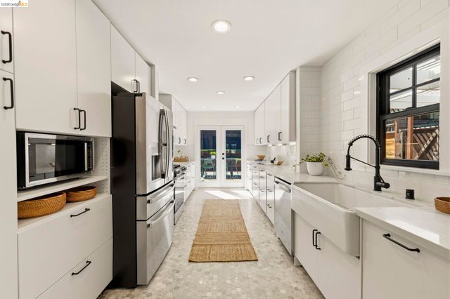 3800 Harrison Street, Oakland, CA 94611