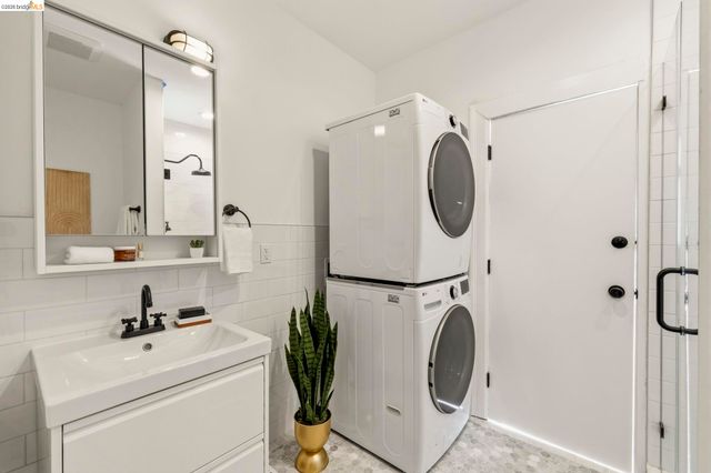 3800 Harrison Street, Oakland, CA 94611