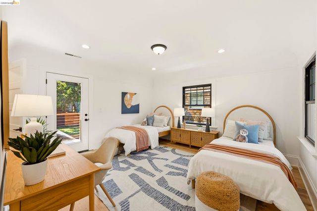 3800 Harrison Street, Oakland, CA 94611