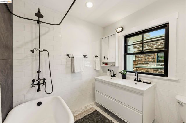 3800 Harrison Street, Oakland, CA 94611