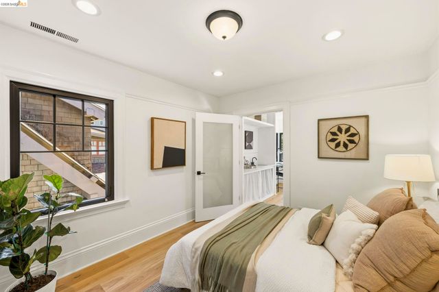 3800 Harrison Street, Oakland, CA 94611