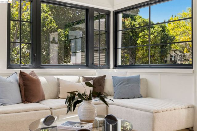 3800 Harrison Street, Oakland, CA 94611