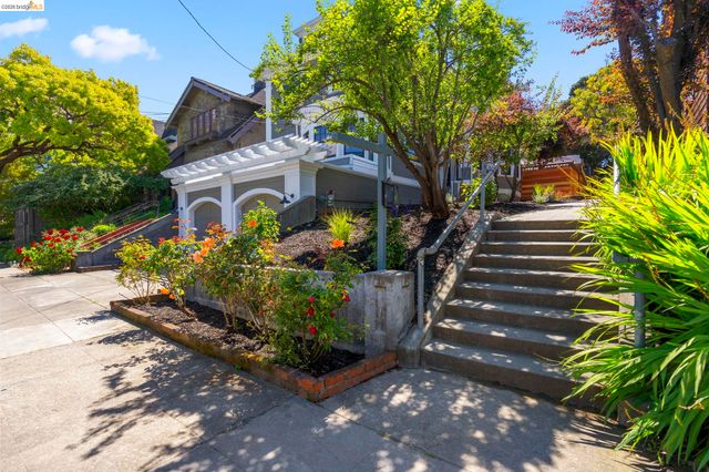 3800 Harrison Street, Oakland, CA 94611
