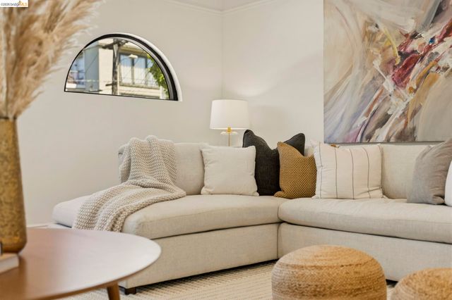 3800 Harrison Street, Oakland, CA 94611