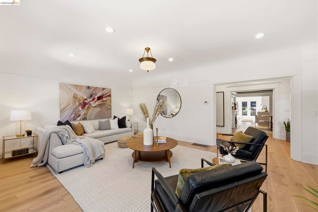 3800 Harrison Street, Oakland, CA 94611