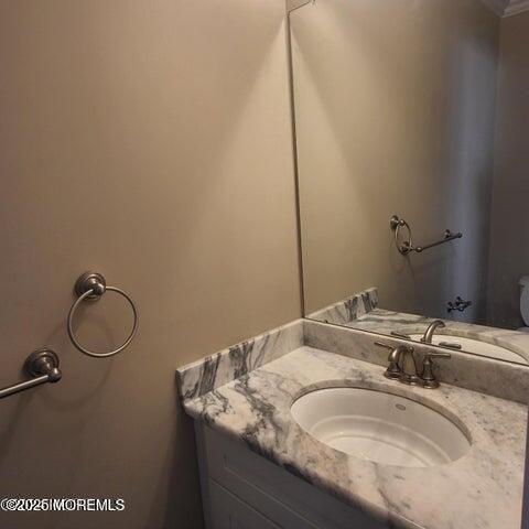 35 Abbey Road, Tinton Falls, NJ 07753