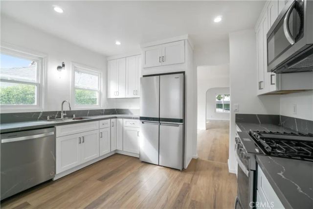 422 S Sycamore Avenue, Los Angeles, CA 90036