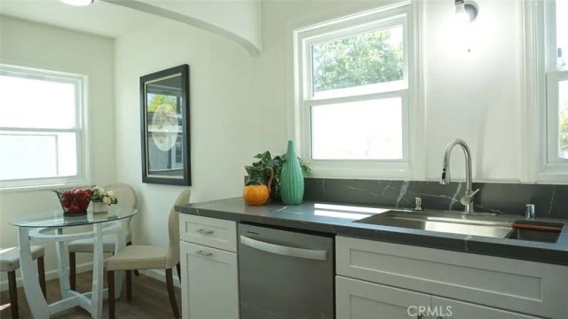 422 S Sycamore Avenue, Los Angeles, CA 90036