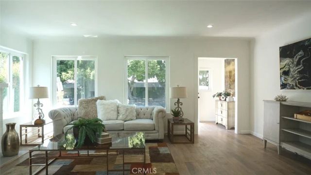 422 S Sycamore Avenue, Los Angeles, CA 90036