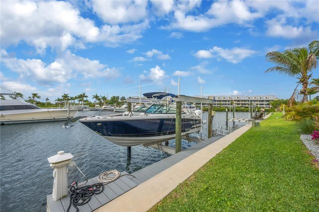 3034 CHRISTOPHERS WATCH LANE, Ruskin, FL 33570