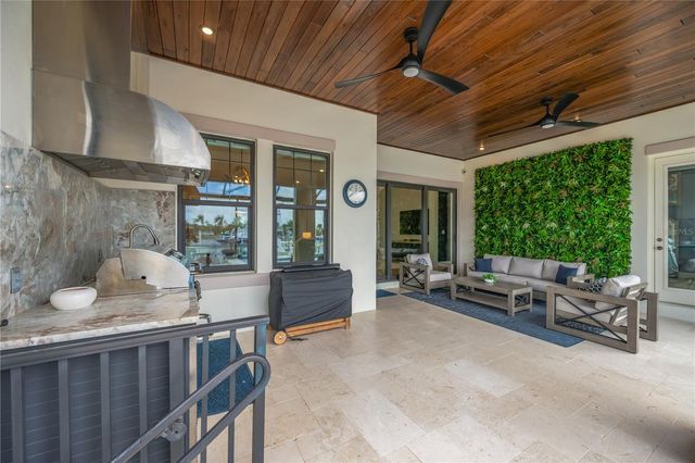 3034 CHRISTOPHERS WATCH LANE, Ruskin, FL 33570