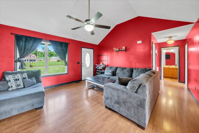 148 Rileys Bend Rd, Lynchburg, TN 37352
