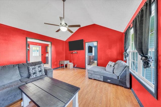 148 Rileys Bend Rd, Lynchburg, TN 37352