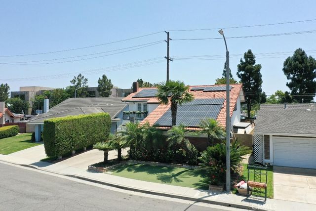 17230 San Lorenzo Circle, Fountain Valley, CA 92708