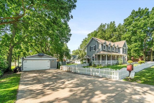 125 E Lasalle Street, Somonauk, IL 60552