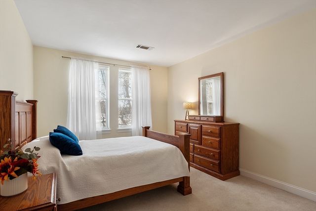 3 Harvest Dr 107, North Andover, MA 01845