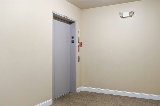 3 Harvest Dr 107, North Andover, MA 01845