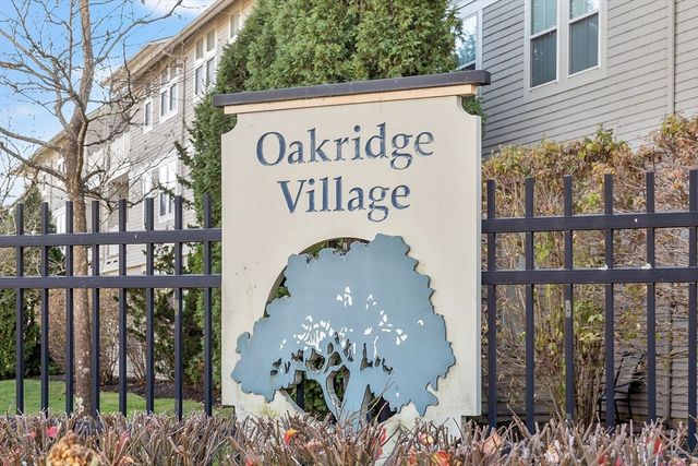 3 Harvest Dr 107, North Andover, MA 01845