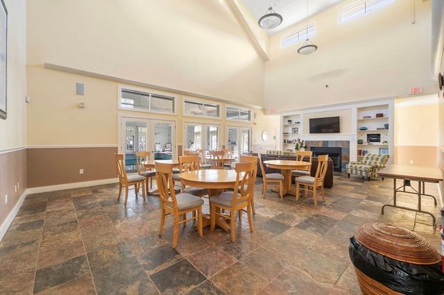 3 Harvest Dr 107, North Andover, MA 01845