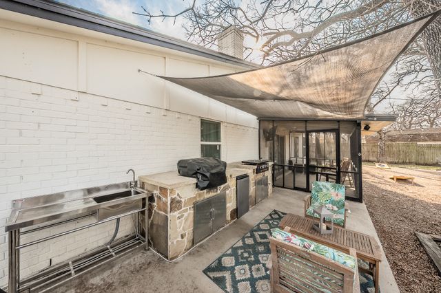 7625 Hightower Drive, North Richland Hills, TX 76182