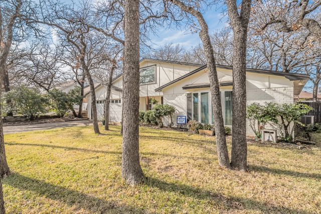 7625 Hightower Drive, North Richland Hills, TX 76182