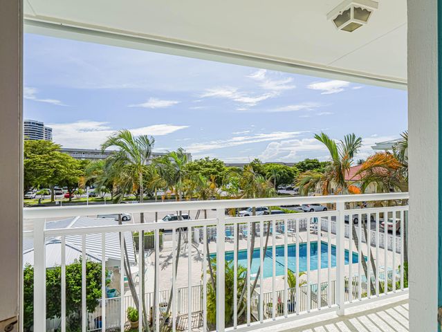 37 Yacht Club Drive 310, North Palm Beach, FL 33408