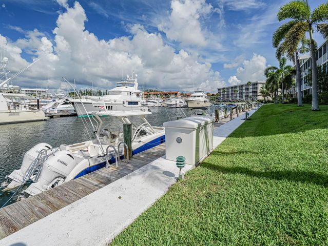 37 Yacht Club Drive 310, North Palm Beach, FL 33408