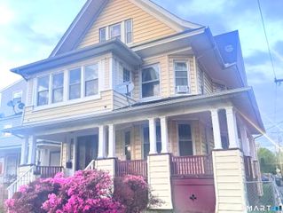 664-666 Iranistan Avenue, Bridgeport, CT 06604