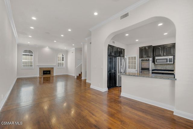 14234 Dickens Street 3, Sherman Oaks, CA 91423