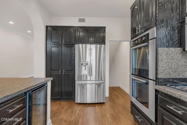 14234 Dickens Street 3, Sherman Oaks, CA 91423