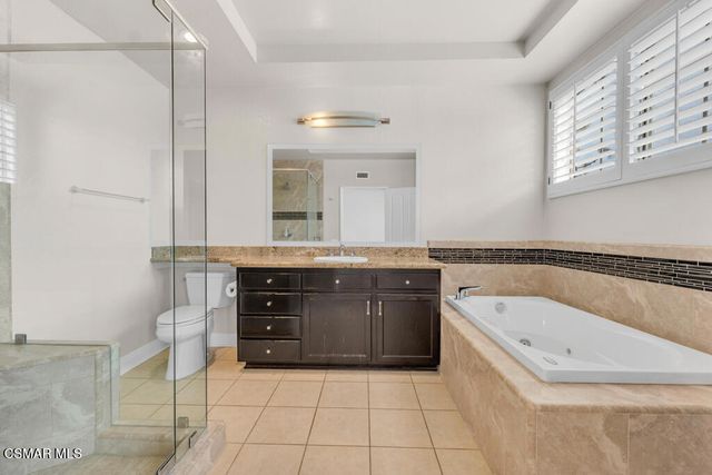 14234 Dickens Street 3, Sherman Oaks, CA 91423