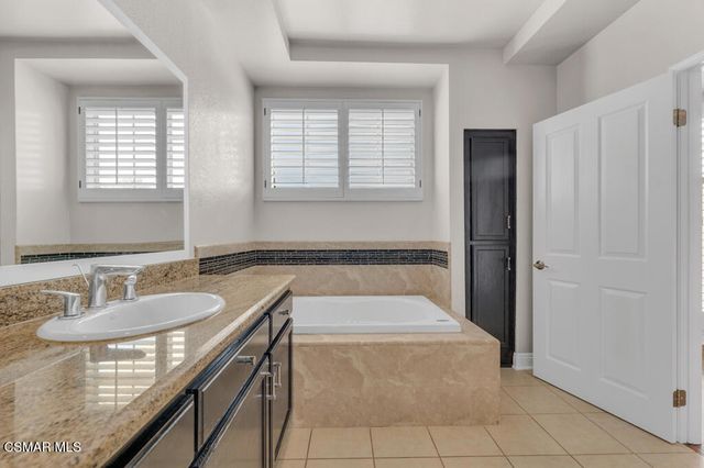 14234 Dickens Street 3, Sherman Oaks, CA 91423