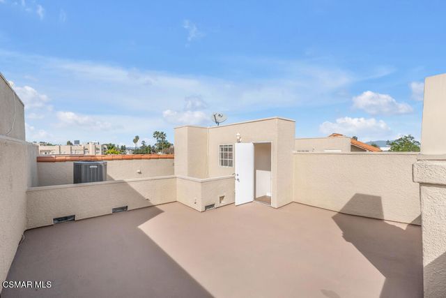 14234 Dickens Street 3, Sherman Oaks, CA 91423