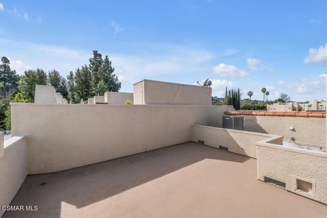 14234 Dickens Street 3, Sherman Oaks, CA 91423