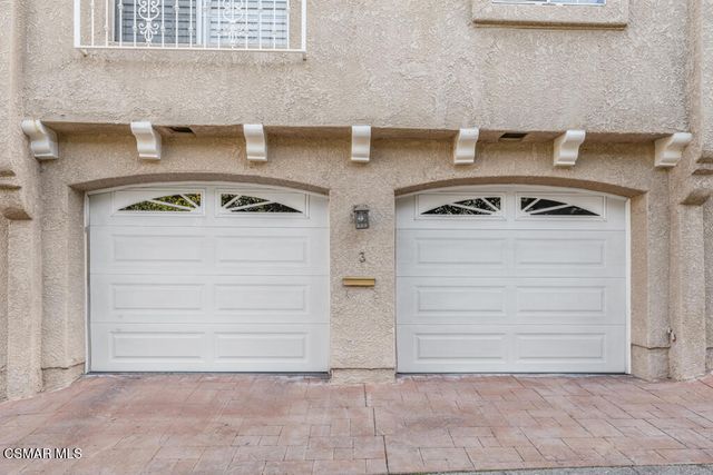 14234 Dickens Street 3, Sherman Oaks, CA 91423