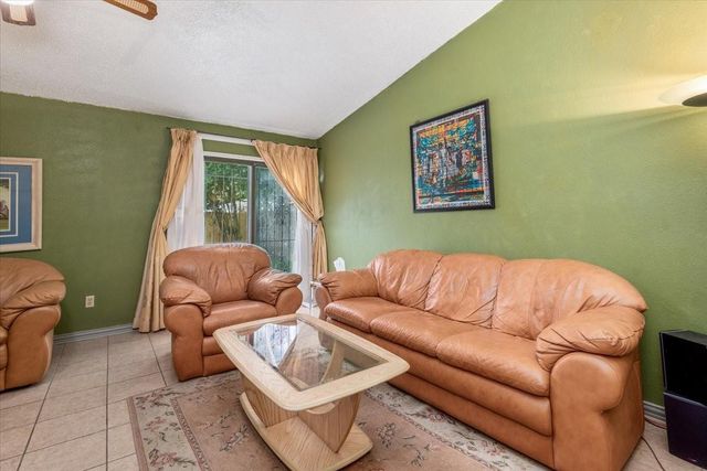 6351 Cambridge Glen Lane, Houston, TX 77035