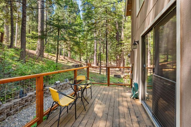 2415 Murphys Dr, Arnold, CA 95223