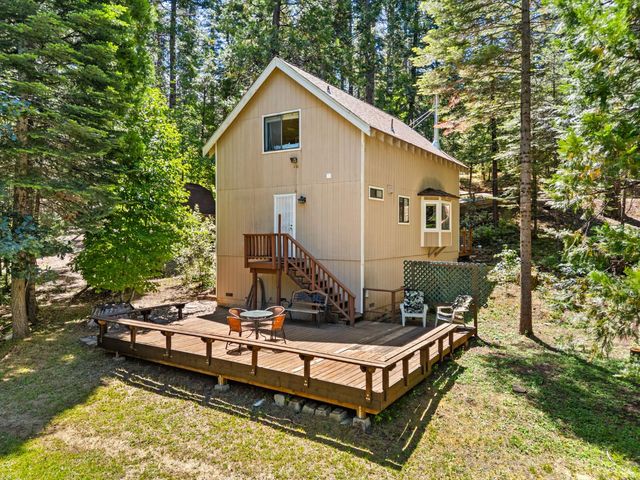 2415 Murphys Dr, Arnold, CA 95223