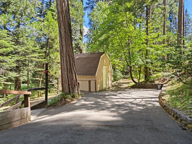 2415 Murphys Dr, Arnold, CA 95223
