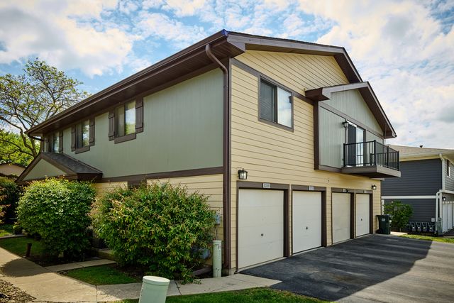 6256 Kit Carson Drive 6256, Hanover Park, IL 60133