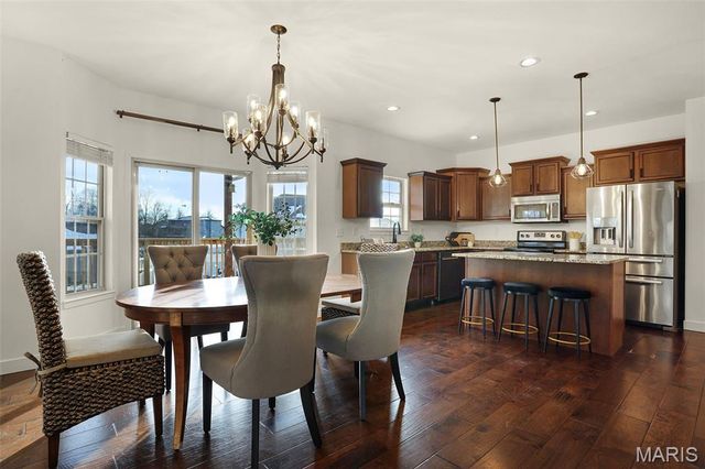 120 Meridian Oaks Drive, Glen Carbon, IL 62034