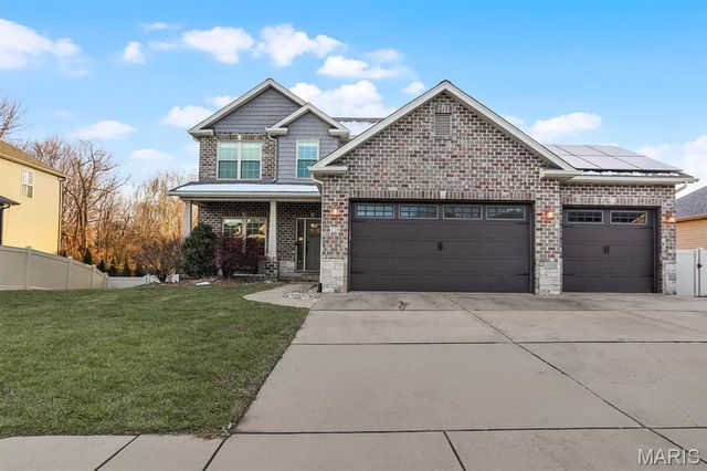 120 Meridian Oaks Drive, Glen Carbon, IL 62034