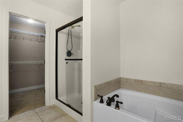 120 Meridian Oaks Drive, Glen Carbon, IL 62034