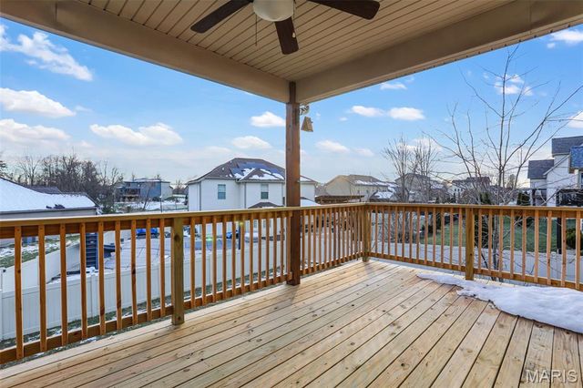 120 Meridian Oaks Drive, Glen Carbon, IL 62034