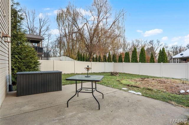 120 Meridian Oaks Drive, Glen Carbon, IL 62034