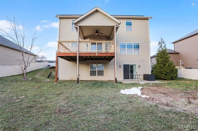 120 Meridian Oaks Drive, Glen Carbon, IL 62034