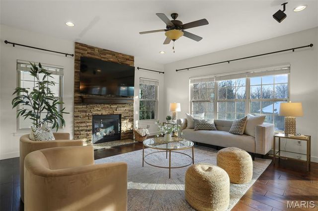 120 Meridian Oaks Drive, Glen Carbon, IL 62034