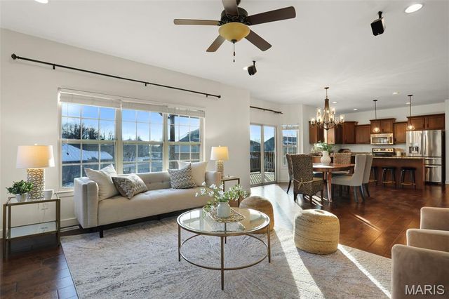 120 Meridian Oaks Drive, Glen Carbon, IL 62034