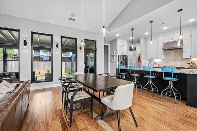 715 8th Street, Bentonville, AR 72712