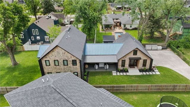 715 8th Street, Bentonville, AR 72712